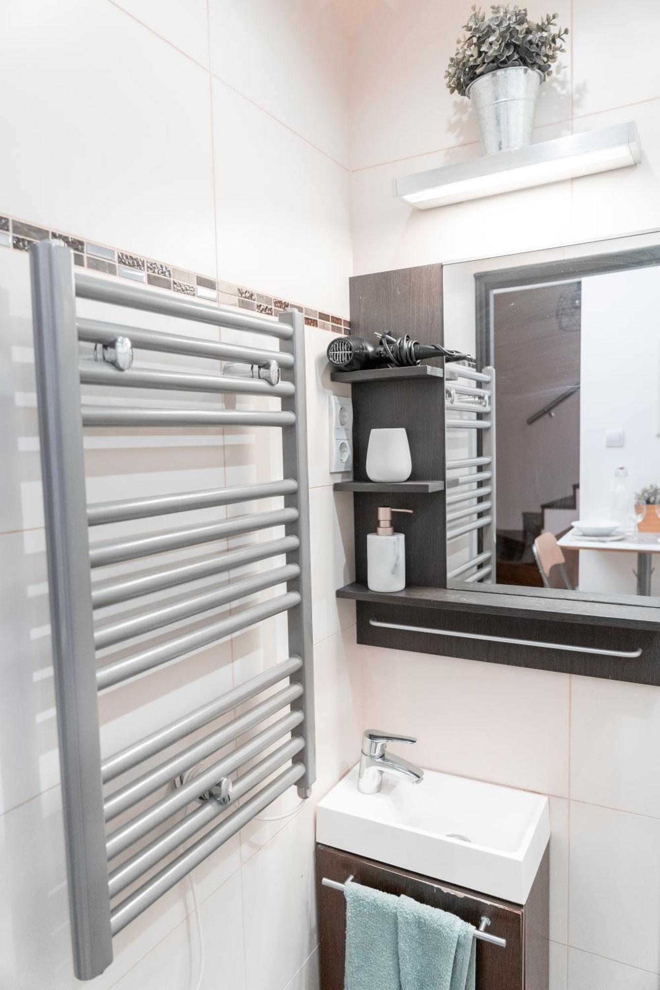 Bakats Square Premium Apartment With Ac Budapest Exterior photo