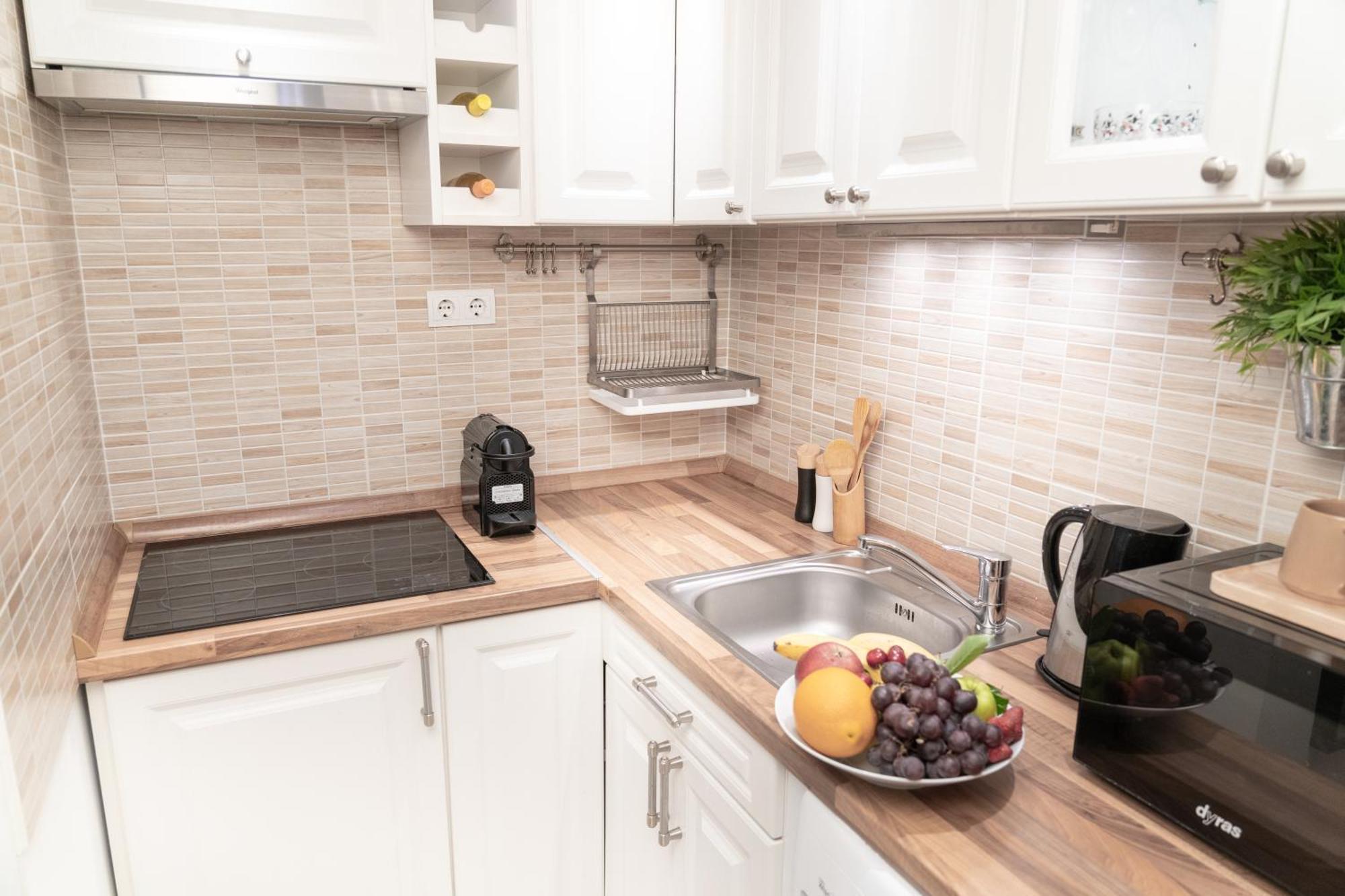 Bakats Square Premium Apartment With Ac Budapest Exterior photo